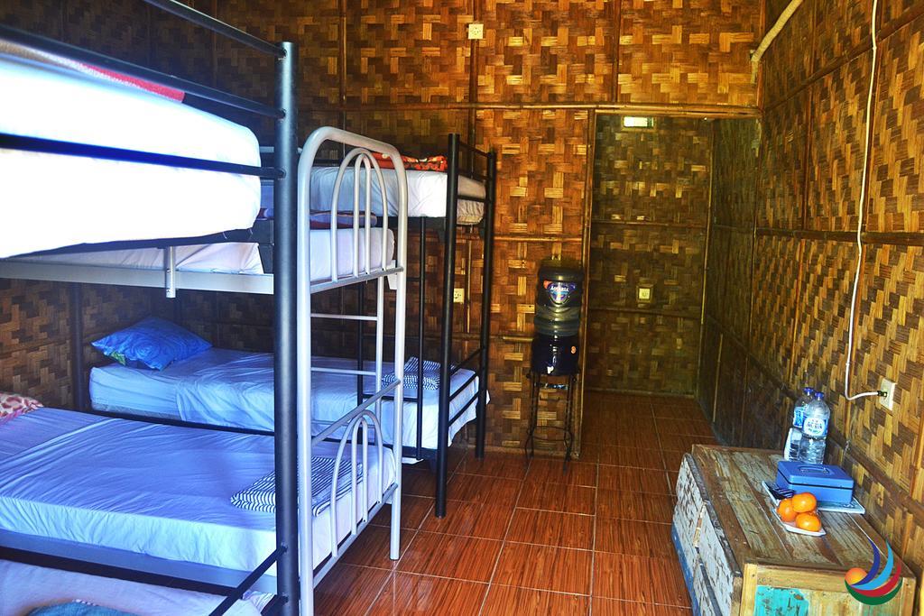 Mojosurf Camp Red Island Otel Pasanggaran Dış mekan fotoğraf
